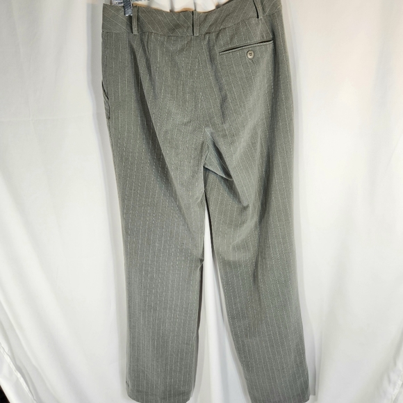 Dalia Collection Grey on Grey Pin Stripe Dress Pants Size 6 - Picture 5 of 9